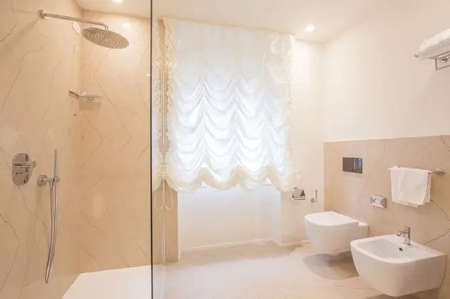 Luxury Tek Büyük Yataklı Oda