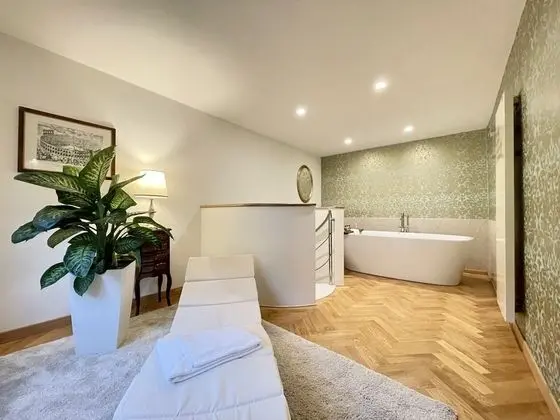 Luxury Tek Büyük Yataklı Oda