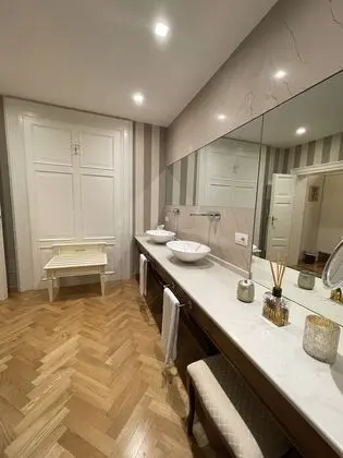 Luxury Tek Büyük Yataklı Oda