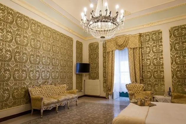 Deluxe Tek Büyük Yataklı Oda (Sole)