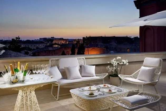 Çatı Katı Süiti (Penthouse)