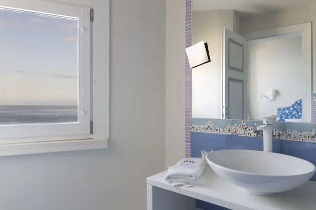 Deluxe Tek Büyük Yataklı Oda, 1 Büyük (Queen) Boy Yatak, Deniz Manzaralı