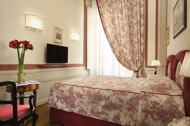 Standard Tek Büyük Yataklı Oda