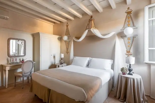 Classic Tek Büyük Yataklı Oda