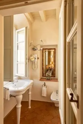 Classic Tek Büyük Yataklı Oda