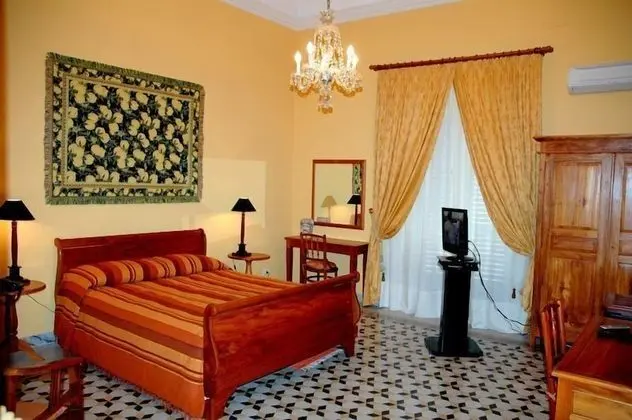 Büyük Yataklı Tek Kişilik Oda, Özel Banyo