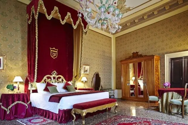 Junior Süit, 1 En Büyük (King) Boy Yatak, Kanal Manzaralı