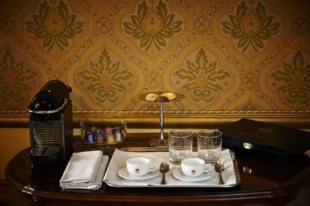 Junior Süit, 1 En Büyük (King) Boy Yatak, Kanal Manzaralı