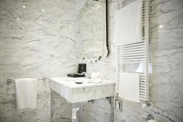 Junior Süit, 1 En Büyük (King) Boy Yatak, Kanal Manzaralı