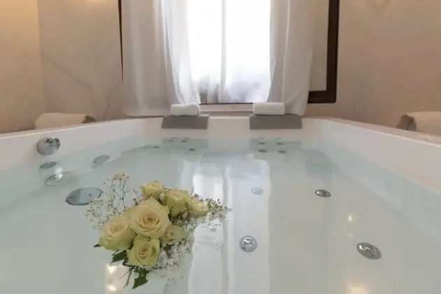 Royal Daire, Ek Bina (Wellness, 705 - 40 mt dall'hotel)