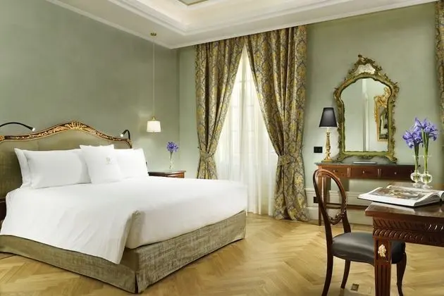 Junior Süit, 1 En Büyük (King) Boy Yatak, Sigara İçilmez