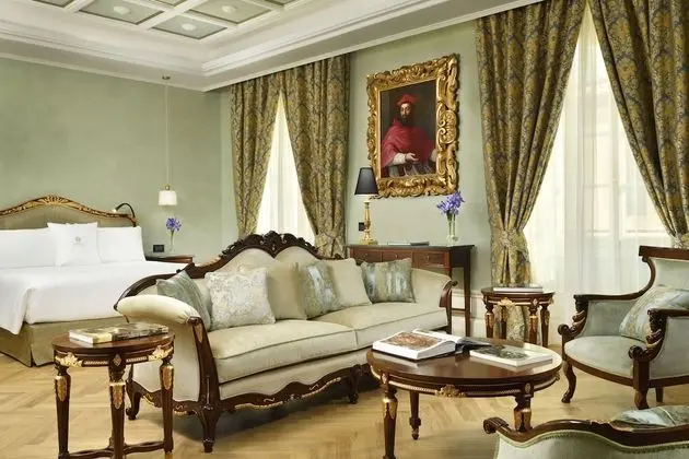 Junior Süit, 1 En Büyük (King) Boy Yatak, Sigara İçilmez