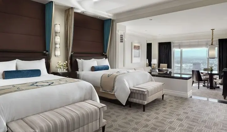Prestige Club Lounge Luxury Two Queen Suite