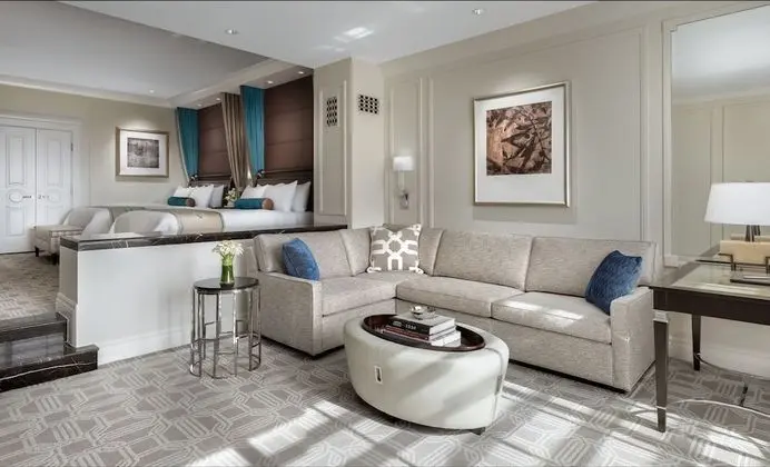 Prestige Club Lounge Luxury Two Queen Suite