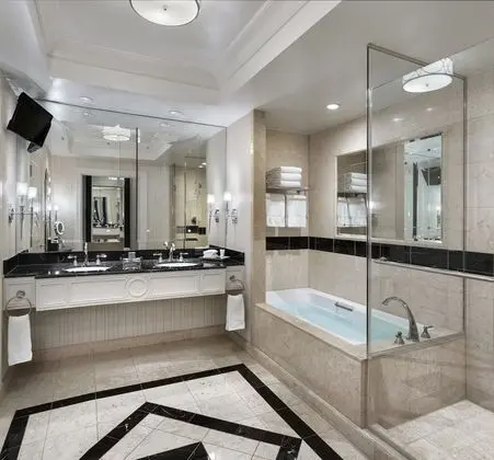 Prestige Club Lounge Luxury Two Queen Suite