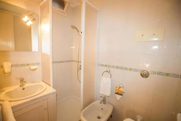 Standard Dört Kişilik Oda, Birden Çok Yatak, Sigara İçilmez