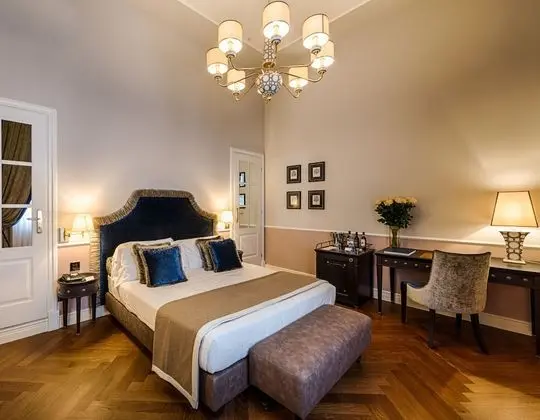Deluxe Tek Büyük Yataklı Oda