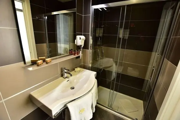 Standard Tek Büyük veya İki Ayrı Yataklı Oda