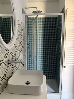 Tek Büyük Yataklı Oda, Balkon