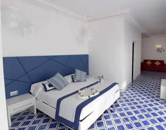 Deluxe Tek Büyük Yataklı Oda, 1 Büyük (Queen) Boy Yatak ve Çekyat, Deniz Manzaralı