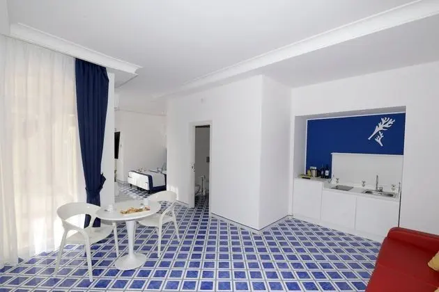 Deluxe Tek Büyük Yataklı Oda, 1 Büyük (Queen) Boy Yatak ve Çekyat, Deniz Manzaralı