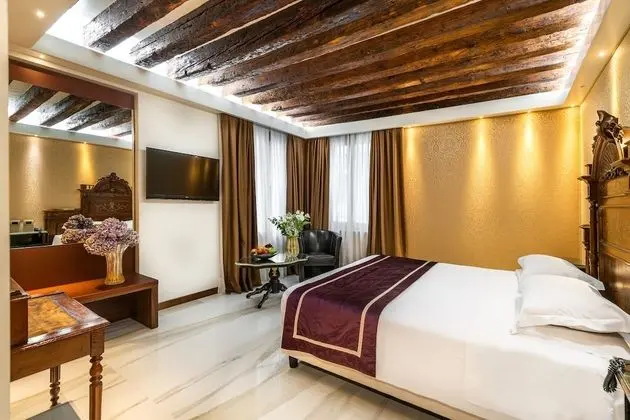 Classic Tek Büyük veya İki Ayrı Yataklı Oda