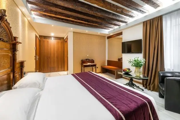 Classic Tek Büyük veya İki Ayrı Yataklı Oda