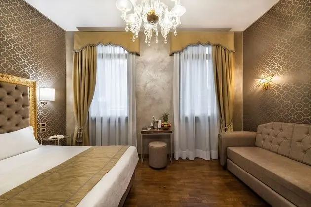 Superior Tek Büyük veya İki Ayrı Yataklı Oda