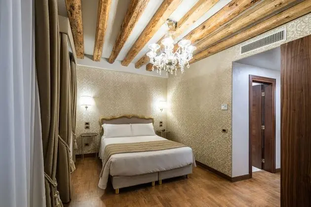 Superior Tek Büyük veya İki Ayrı Yataklı Oda