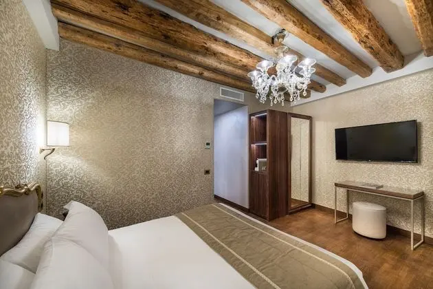 Superior Tek Büyük veya İki Ayrı Yataklı Oda