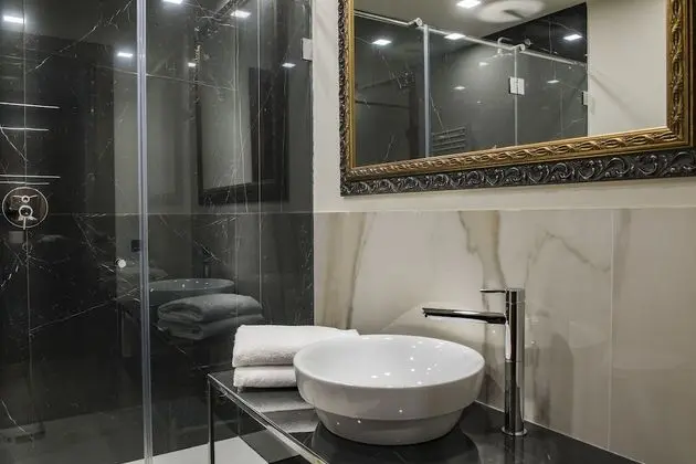 Superior Tek Büyük veya İki Ayrı Yataklı Oda