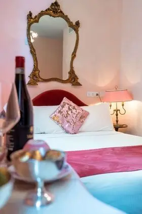 Classic Tek Büyük Yataklı Oda, Banyolu/Duşlu