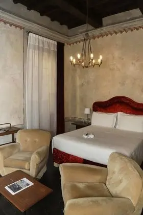 Deluxe Tek Büyük veya İki Ayrı Yataklı Oda (Magnoli)
