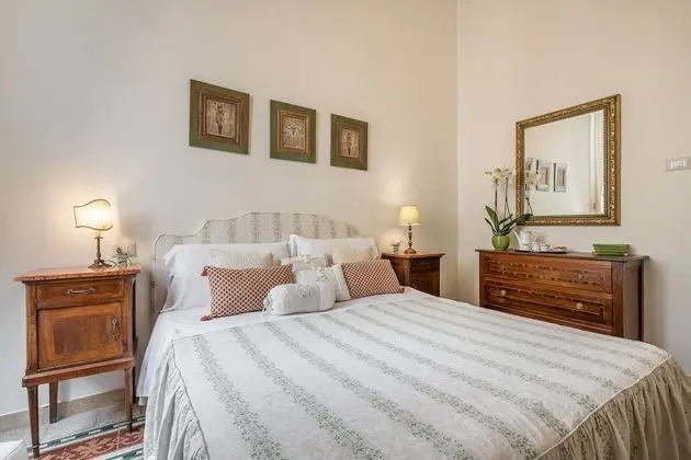 Business Tek Büyük veya İki Ayrı Yataklı Oda