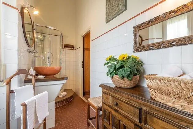 Business Tek Büyük veya İki Ayrı Yataklı Oda