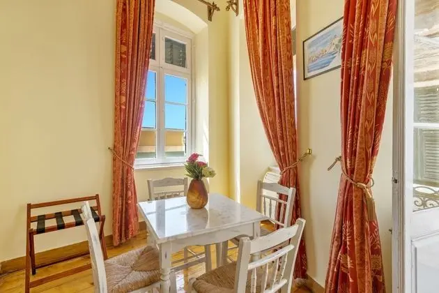 Tek Büyük Yataklı Oda, Balkon
