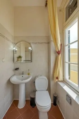 Tek Büyük Yataklı Oda, Balkon
