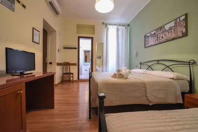 Üç Kişilik Oda, Şehir Manzaralı