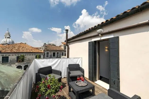 Süit, 2 Yatak Odası, 2 Banyolu, Kanal Manzaralı