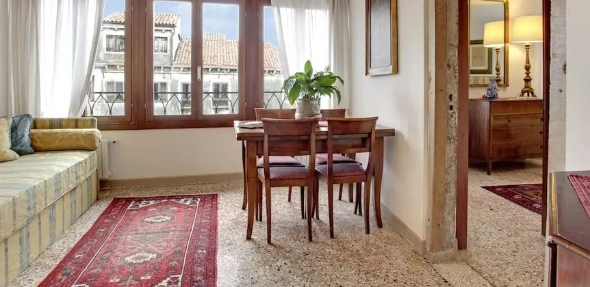 Süit, 2 Yatak Odası, Kanal Manzaralı