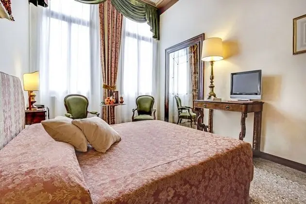 Superior Tek Büyük veya İki Ayrı Yataklı Oda, Şehir Manzaralı