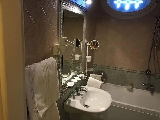 Classic Tek Büyük veya İki Ayrı Yataklı Oda