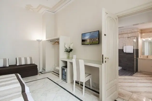 Comfort Üç Kişilik Oda, Avlu Manzaralı