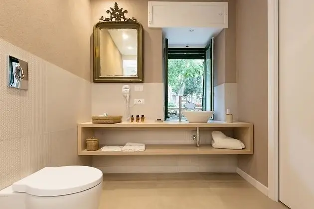 Deluxe Tek Büyük Yataklı Oda (Golden)