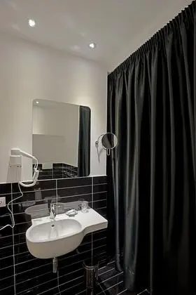 Deluxe Tek Büyük veya İki Ayrı Yataklı Oda