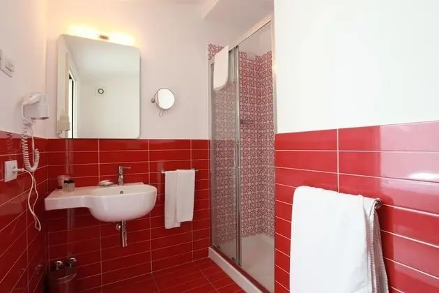 Standard Tek Büyük veya İki Ayrı Yataklı Oda