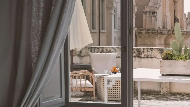 Grand Süit, Sigara İçilmez