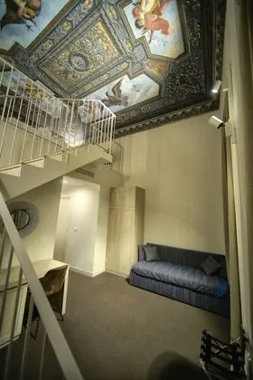 Junior Tek Büyük veya İki Ayrı Yataklı Oda