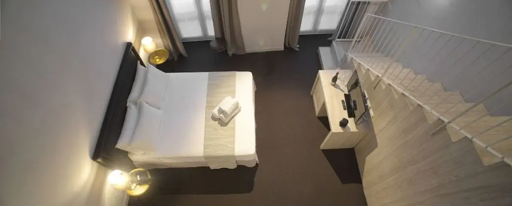 Junior Tek Büyük veya İki Ayrı Yataklı Oda