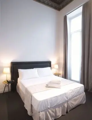 Junior Tek Büyük veya İki Ayrı Yataklı Oda